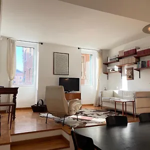 Sunny Side Trastevere Apartment Rome