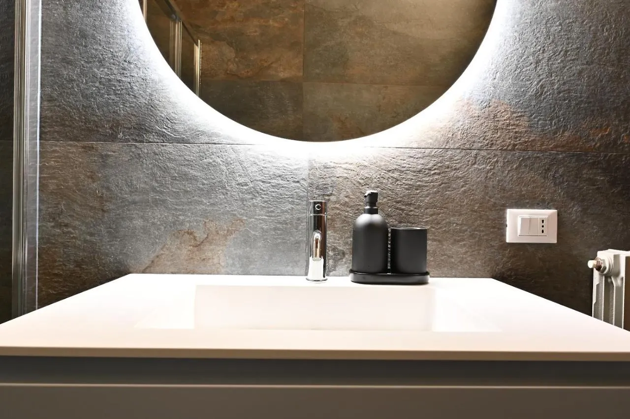 Apartment Appartamento Le Guglie In Piazza Castello - Centro Storico Milan Italy