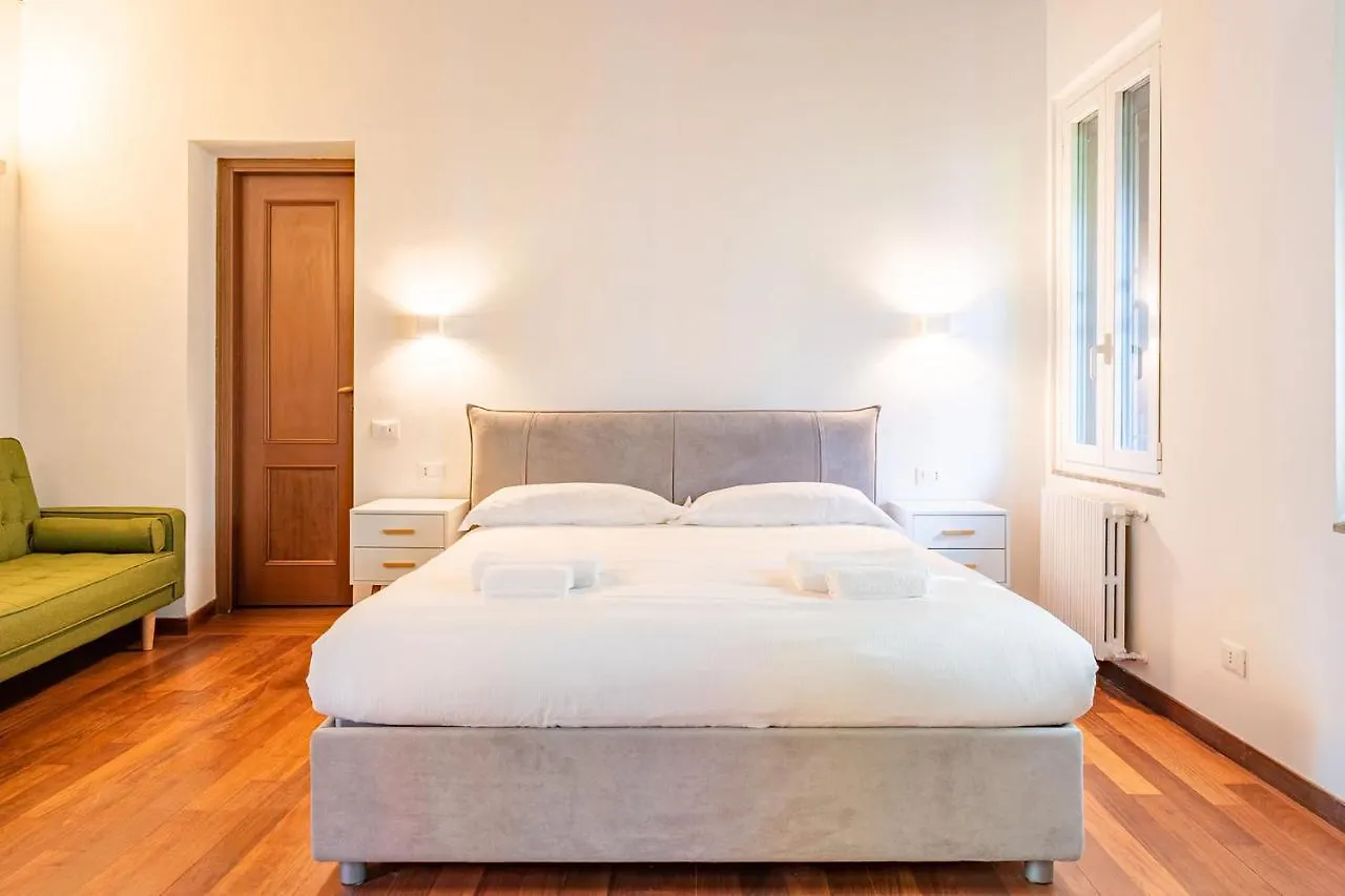 Appartamento Le Guglie In Piazza Castello - Centro Storico Milan